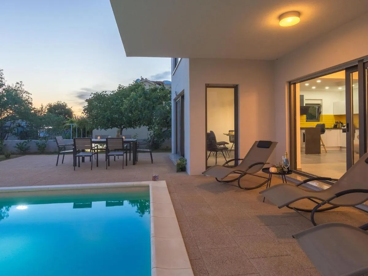 Swanky Villa In Turanj With Private Swimming Pool