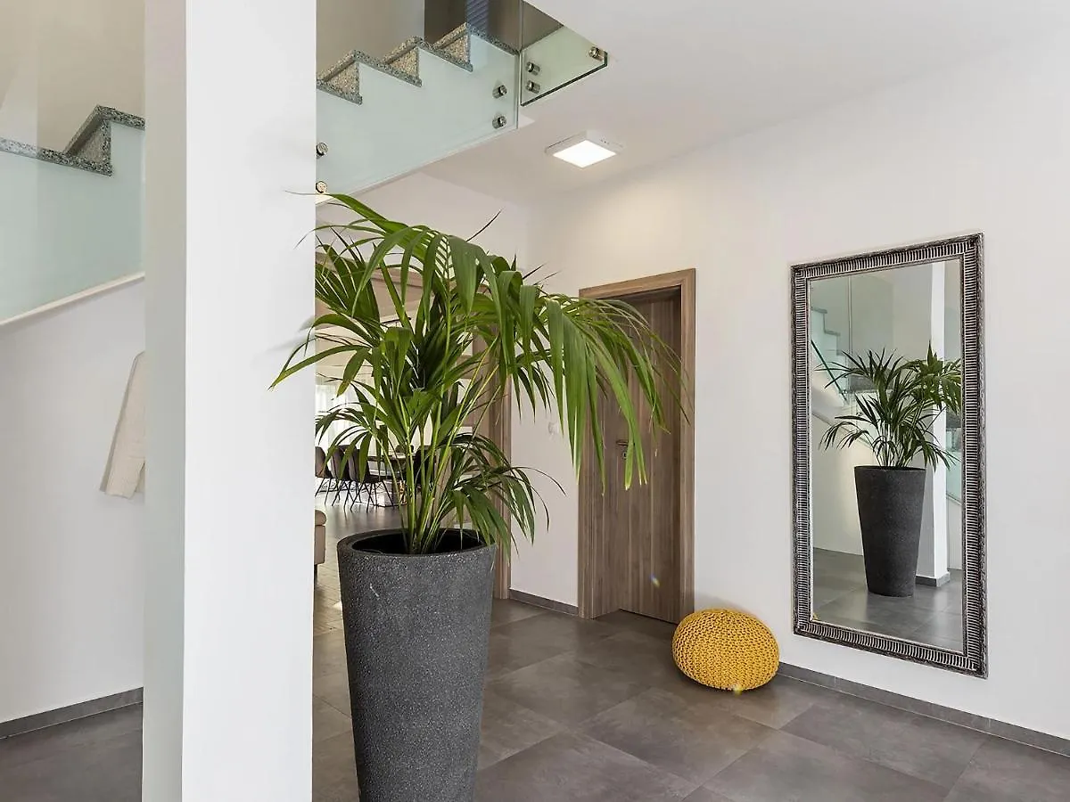 Swanky Villa In Turanj With Private Swimming Pool